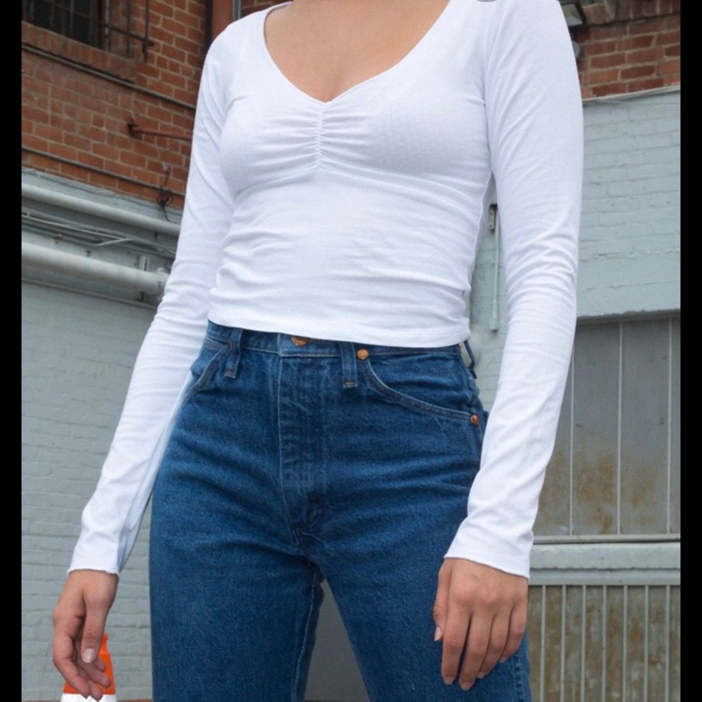 White Brandy Melville V Neck Long Sleeve Crop Tip